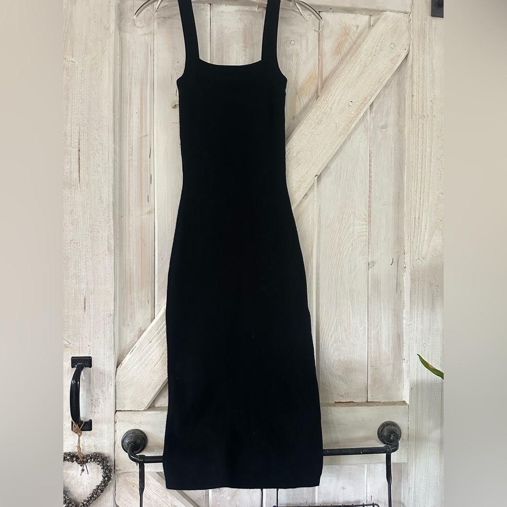 Aritzia Babaton Black Square-Neck Knit midi Dress